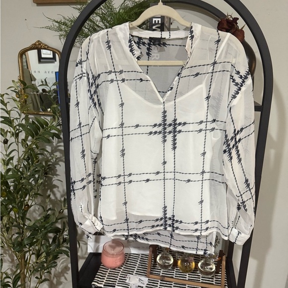 Halogen Black and White Checkered Blouse see threw top with a tank top size xs - Picture 1 of 10